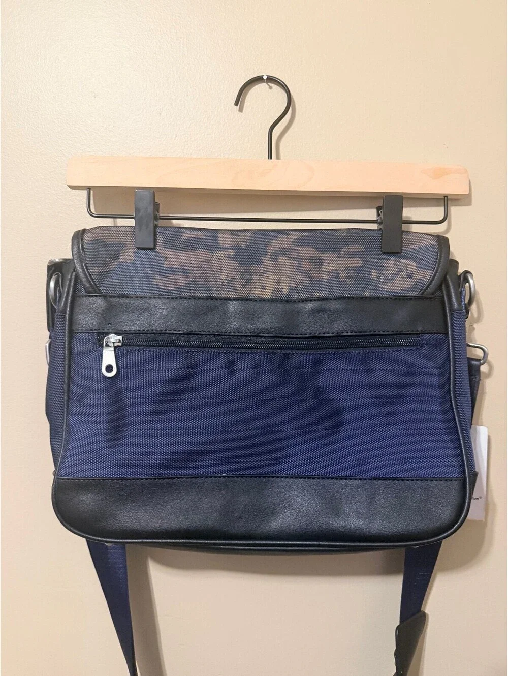 Robert Graham Cormac Navy Camo Crossbody Messenger Bag NWT MSRP $198